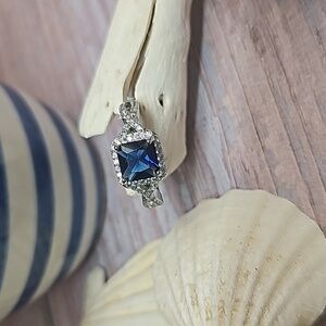 NEW SILVER PLATED PRINCESS CUT BLUE ZIRCON FASHION RING